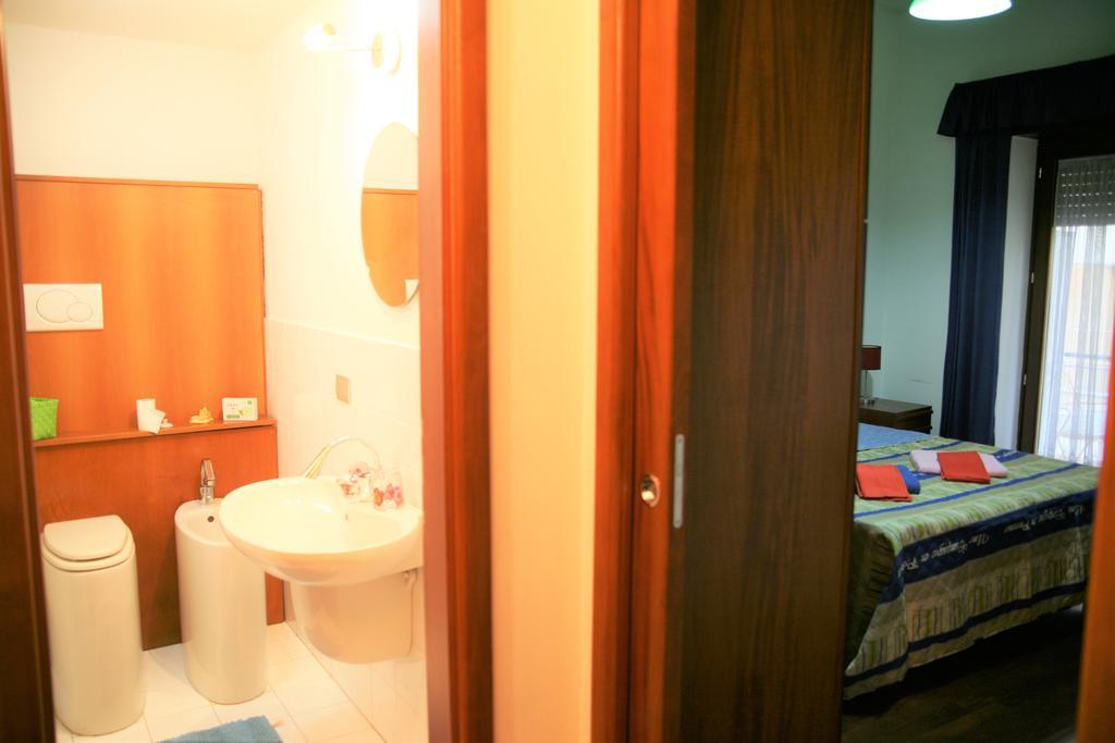 Appartamento Turistico Laura Rzym Zewnętrze zdjęcie